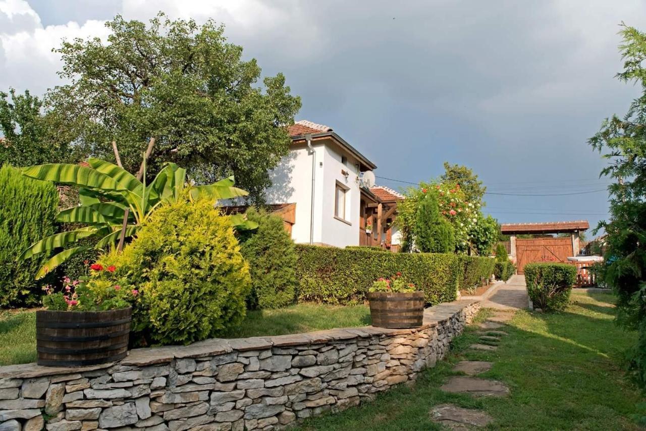 Krushunska Panorama Hotel Krushuna Ngoại thất bức ảnh
