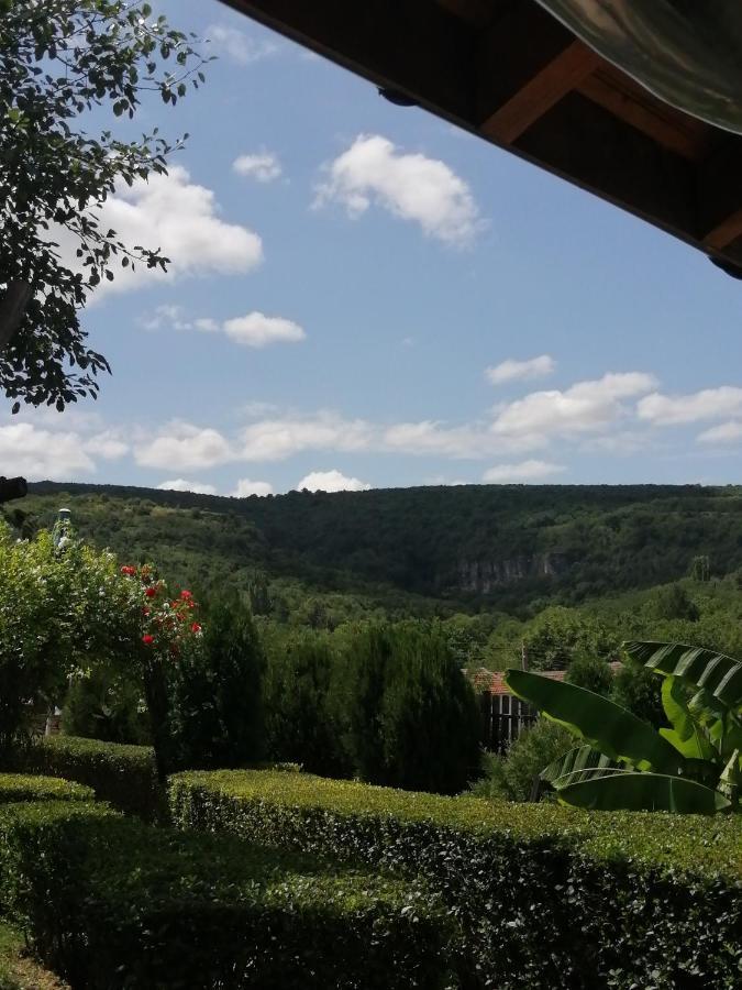 Krushunska Panorama Hotel Krushuna Ngoại thất bức ảnh