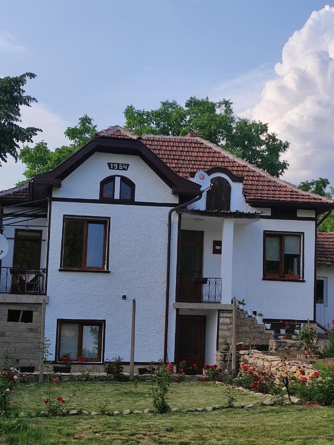 Krushunska Panorama Hotel Krushuna Ngoại thất bức ảnh
